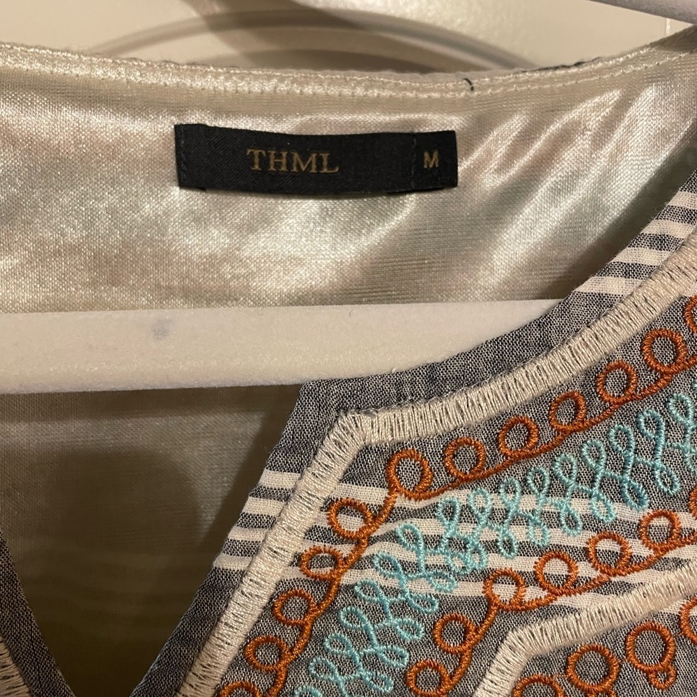 THML DRESS - Picture 2 of 3